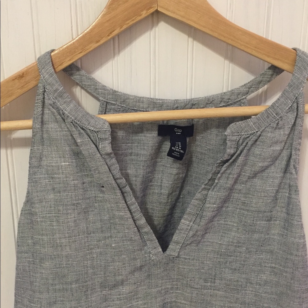Sophisticated Gap tank top
